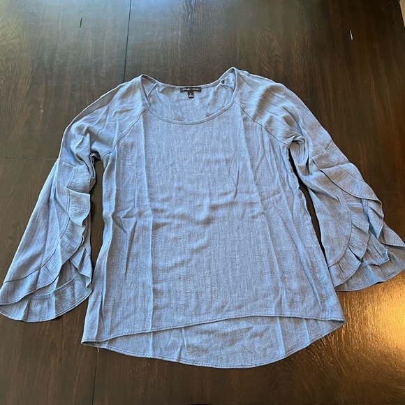 Moa Moa Blue Chambray Top with Ruffled Sleeves - Picture 6 of 12